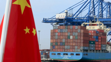 "فورين بوليسي": كيف يمكن للحرب على إيران أن تعزز هيمنة الصين على قطاع الطاقة؟