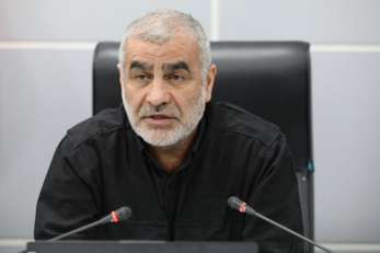 نائب رئيس البرلمان الإيراني: مضيق هرمز لن يُفتح بعملية عسكرية