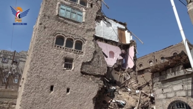 تفقد أضرار أحد منازل المواطنين في العرش بالبيضاء جراء الأمطار