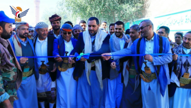 محافظ صنعاء يفتتح شهداء مديرية سنحان ويزور روضة أبو صلاح القوبري