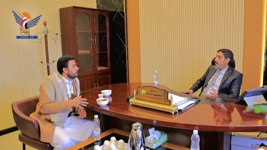 لقاء بصنعاء يناقش تعزيز التعاون بين وزارة الشباب وشركة "يو" للاتصالات