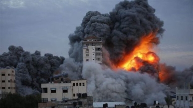 استشهاد 12 فلسطينيا إثر قصف العدو الصهيوني على دير البلح