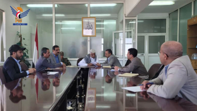 مناقشة جوانب التعاون بين وزارة النقل والأشغال ومستشفى الشرطة النموذجي