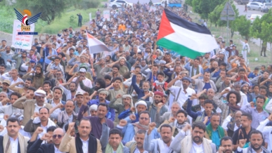 تعز.. 98 مسيرة حاشدة تحت شعار "الحصار بالحصار.. والتصعيد بالتصعيد"