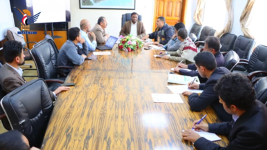 اجتماع بالإدارة والتنمية المحلية يناقش جهود التوعية بأهمية استهلاك المنتجات المحلية