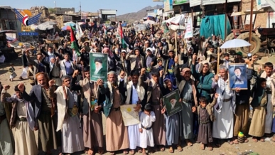 مسيرات حاشدة بعمران تؤكد وحدة الساحات والوقوف مع فلسطين ولبنان