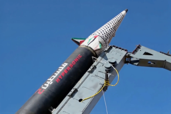 بصاروخ فرط صوتي.. اليمن يستهدف مطار "بن غوريون" دعماً لغزة