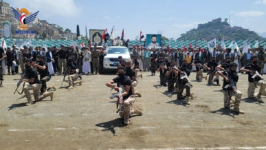 عرض شعبي لقوات التعبئة في حجة بمناسبة العيد الحادي عشر لثورة 21 سبتمبر