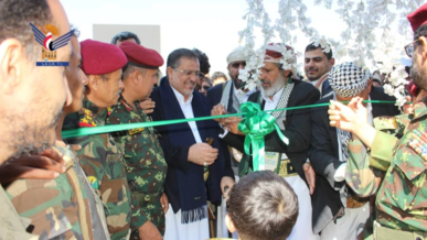 هشول ورسام يفتتحان معرض صور شهداء الوية الحماية الرئاسية