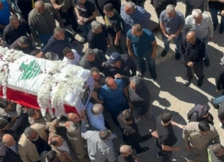تشييع الصحفية الشهيدة آمال خليل في بلدة البيسارية جنوبي لبنان