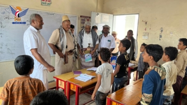 قحيم يطلع على سير الأنشطة والدورات الصيفية بمدينة منظر في الحديدة