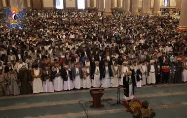 اليمنيون يؤدون صلاة عيد الأضحى المبارك بالعاصمة صنعاء والمحافظات