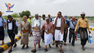 وزير النقل والأشغال ومحافظ الحديدة يتفقدان جسر الكدن ومشروع جسري حطب والشاوري بملحان