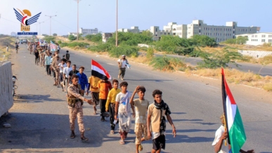 مسير وتطبيق قتالي لخريجي "طوفان الأقصى" من نادي المسيرة في الحوك بالحديدة