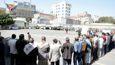 وزارة النقل والأشغال العامة تنظم وقفة احتجاجية غضبا للقرآن الكريم والمقدسات