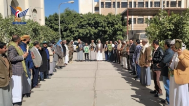 وقفة لموظفي جهاز محو الأمية تنديداً بالإساءة الأمريكية للقرآن الكريم