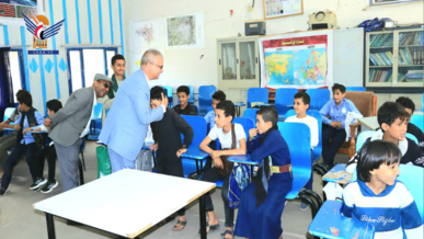 رئيس جامعة إب يتفقد أنشطة المركز الصيفي لأبناء منتسبي الجامعة