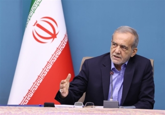  الرئيس الإيراني: اقتدار وأمن البلاد اليوم مدينان لقدرات القوات المسلحة