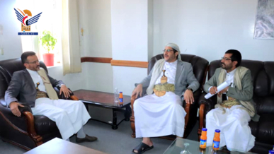 مناقشة جوانب التنسيق والتعاون بين وزارة العدل والهيئة العامة للأوقاف
