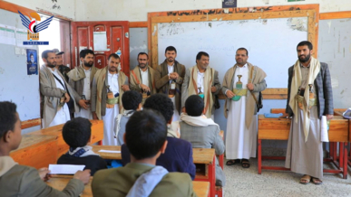 محافظ صعدة يتفقد أنشطة الدورة الصيفية بمدرسة الشهيد الحمران