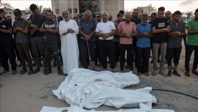 استشهاد 8 فلسطينيين وإصابة آخرين بقصف العدو الصهيوني لمدنية غزة