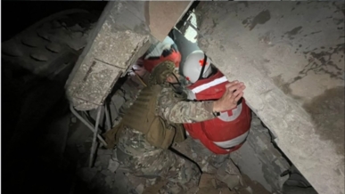 الصليب الأحمر في لبنان يعلن استشهاد الصحفية آمال خليل جراء اعتداء إسرائيلي أثناء قيامها بعملها