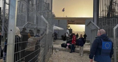 وراء بوابة العودة.. العدو الإسرائيلي يحوِّل معبر رفح إلى ساحة إذلال