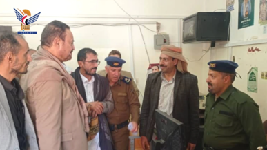 أمين العاصمة يتفقد سير العمل بمكتب الأحوال المدنية وجمعية الثورة التعاونية