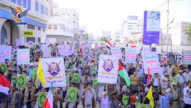 مسيرات جماهيرية كبرى بالحديدة غضبًا للقرآن الكريم وثباتًا مع فلسطين ولبنان