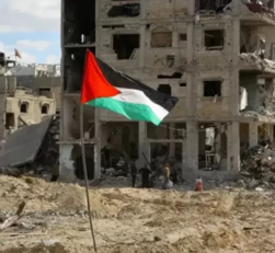 محلل سياسي: مشروع القرار الأمريكي محاولة لفرض وصاية دولية على غزة تحت غطاء المهمة الإنسانية