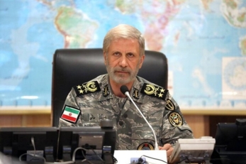 قائد الجيش الإيراني: سنقف بوجه أي تهديدات للعدو بالاعتماد على اقتدار ودعم الشعب