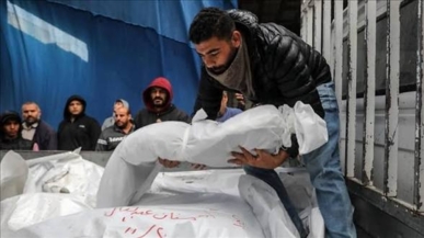 استشهاد مواطن فلسطيني وإصابة آخرين في قصف للعدو الإسرائيلي غرب مدينة غزة
