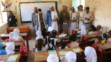 المساوى يطلّع على سير أنشطة البرامج التعليمية بالدورات الصيفية في التعزية