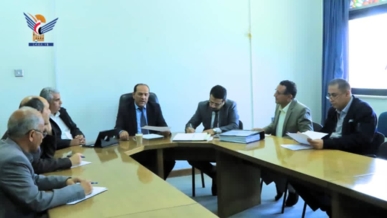 مناقشة متطلبات الاعتماد الأكاديمي الدولي لكلية الطب بجامعة صنعاء