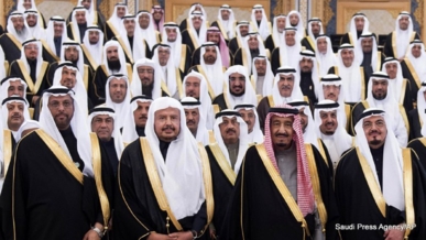 "آل سعود أكثر من البقَّ"