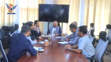 مناقشة سبل تعزيز التعاون بين وزارة الزراعة وهيئة التأمينات والمعاشات