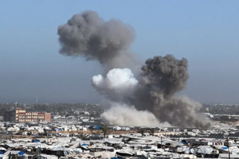 "الديمقراطية": تصعيد العدو الإسرائيلي في قطاع غزة يهدد اتفاق وقف النار