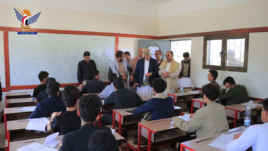 محافظ إب يتفقد الدورات الصيفية واختبارات الشهادة الثانوية بمديرية الظهار
