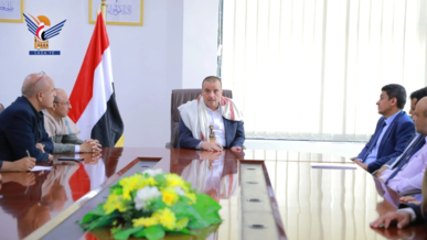 القائم بأعمال وزير الاقتصاد يطلع على سير العمل في هيئة الاستثمار عقب إجازة العيد