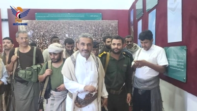 قيادات من المحويت تزور معرض شهيد القرآن في الحديدة