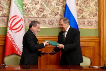 وزارتي خارجية ‎إيران وروسيا توقعان وثيقة برنامج المشاورات للفترة 2026 - 2028