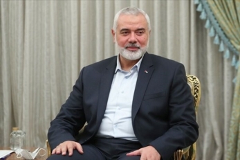 هنية يصل طهران لإجراء مباحثات سياسية