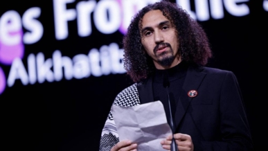 مخرج أفلام بمهرجان سينمائي يتهم ألمانيا بمشاركة "إسرائيل" في إبادة غزة