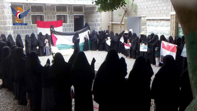وقفات للهيئة النسائية في حجة بيوم الصمود الوطني ونصرة للأقصى 