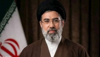 مجتبى خامنئي: المقاومة الشجاعة جعلت الشعب الإيراني أكثر استعداداً لصون استقلاله