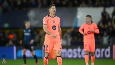 ليفاندوفسكي يحسم موقفه في البقاء مع برشلونة حتى نهاية الموسم الجاري