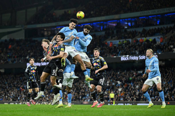 مانشستر سيتي يحقق فوزاً مثيراً على ليدز يونايتد في الدوري الإنجليزي