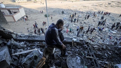 استشهاد 6 فلسطينيين بقصف العدو الإسرائيلي خيمة نازحين بمواصي خان يونس