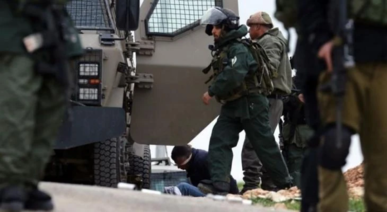 إصابة فلسطيني واعتقال آخر خلال اقتحامات صهيونية في الضفة الغربية والقدس
