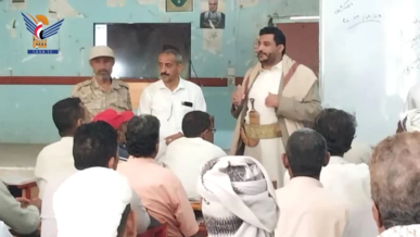 وكيل محافظة الحديدة يتفقد سير دورات "طوفان الأقصى" بمديرية باجل